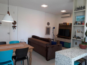 Apartamento novo, encantador, a 100 m do mar